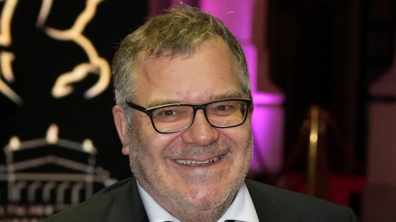 Elton Elton - Foto: IMAGO / BOBO