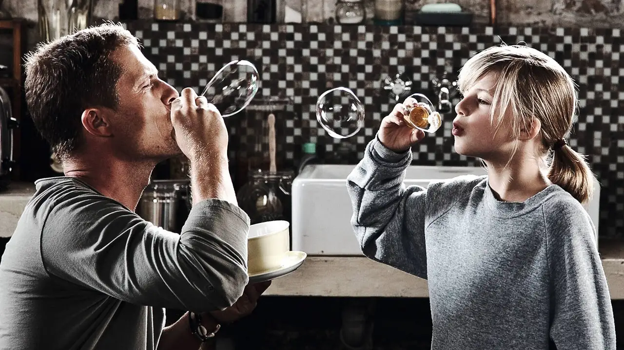 Emma Schweiger mit Vater Til Schweiger in "Kokowääh" Emma Schweiger mit Vater Til Schweiger in Kokowääh - Foto: IMAGO / Everett Collection