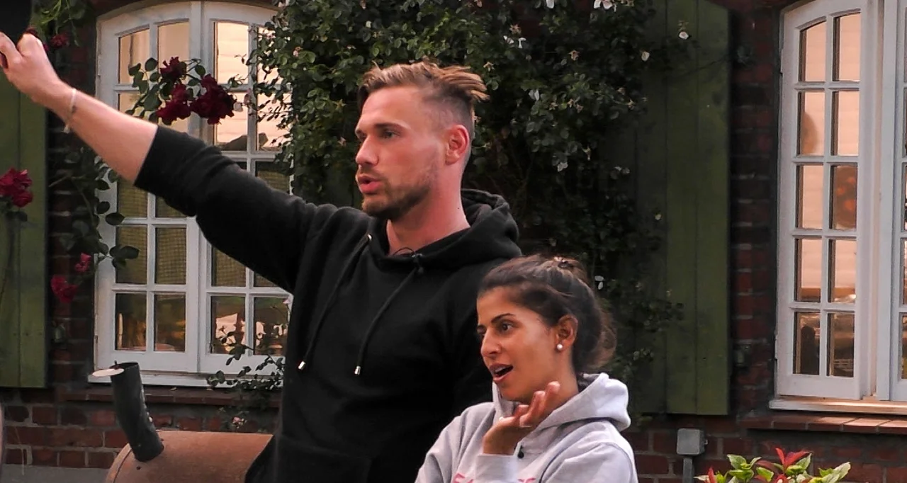 Eva Benetatou und Chris Broy Eva Benetatou und Chris Broy - Foto: TVNOW