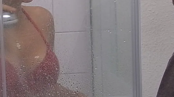 Promi Big Brother 2017: Liebesspiel unter der Dusche