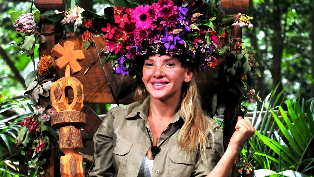 Evelyn Burdecki: Sie ist neue Dschungelkönigin! Evelyn Burdecki: Sie ist neue Dschungelkönigin! - Foto: MG RTL D / Stefan Menne