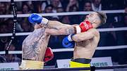 Zwei Boxer kämpfen im Ring - Foto: IMAGO / Beautiful Sports