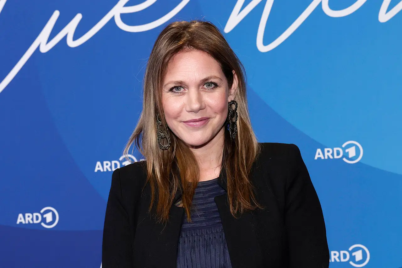 felicitas woll single Felicitas Woll genießt ihr neues Leben als Single in vollen Zügen. Das Liebes-Aus mit Benjamin macht sie nicht mehr traurig. - Foto: IMAGO / APress