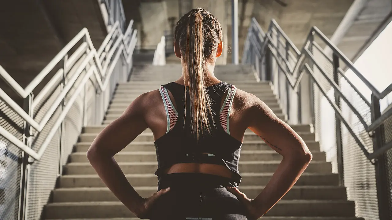 Fit im Alltag Fit im Alltag - Foto: iStock/jelenahinic