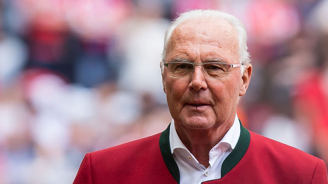 Mutet Franz Beckenbauer sich zu viel zu?