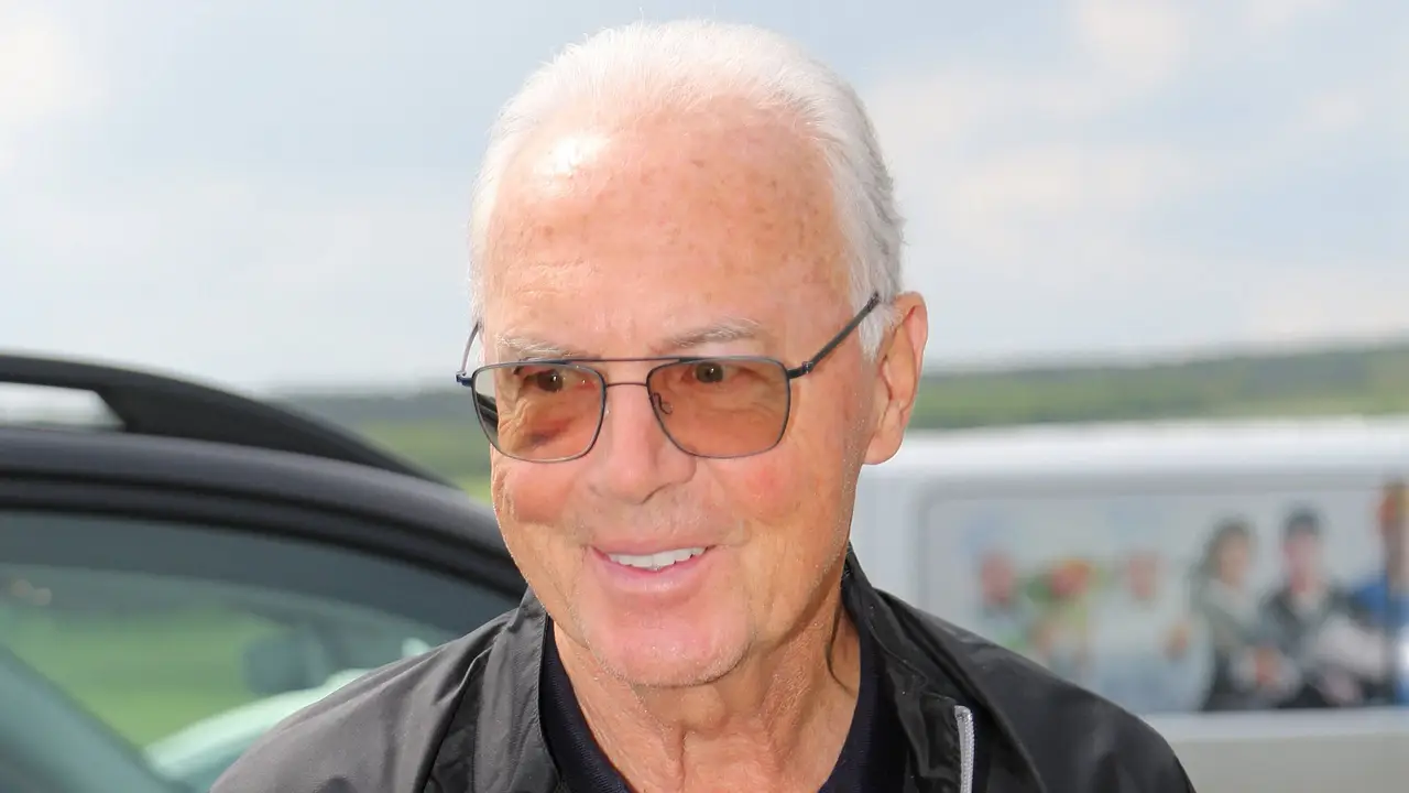 Franz Beckenbauer Franz Beckenbauer - Foto: IMAGO/ Karina Hessland