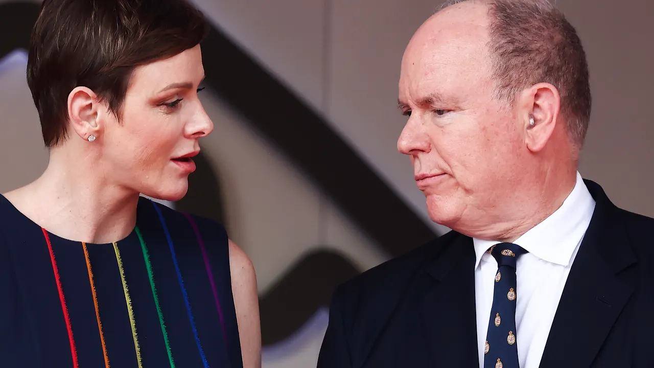 Fürst Albert und Fürstin Charlene Fürst Albert und Fürstin Charlene - Foto: Jakub Porzycki/NurPhoto via Getty Images
