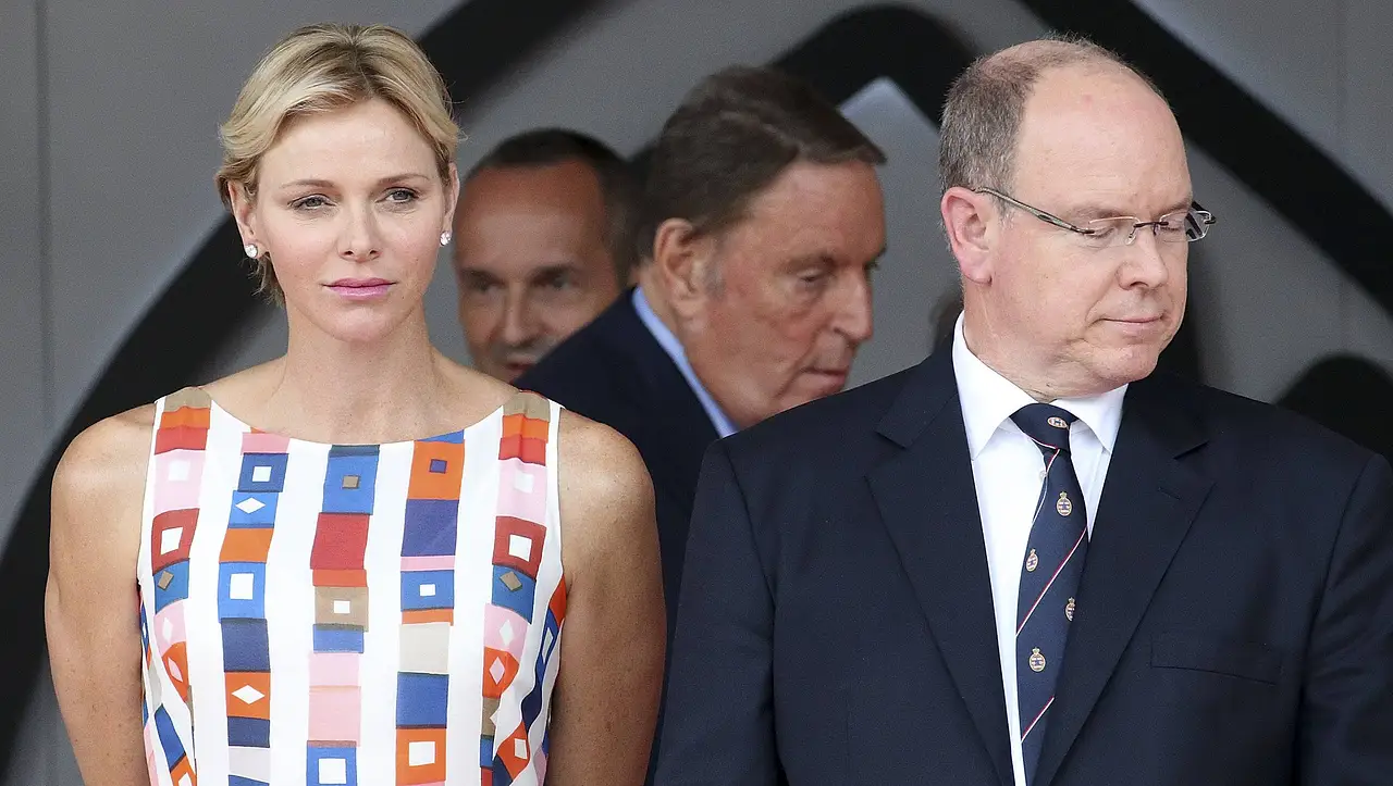 Fürst Albert und Fürstin Charlène Fürst Albert und Fürstin Charlène - Foto: IMAGO/ DeFodi