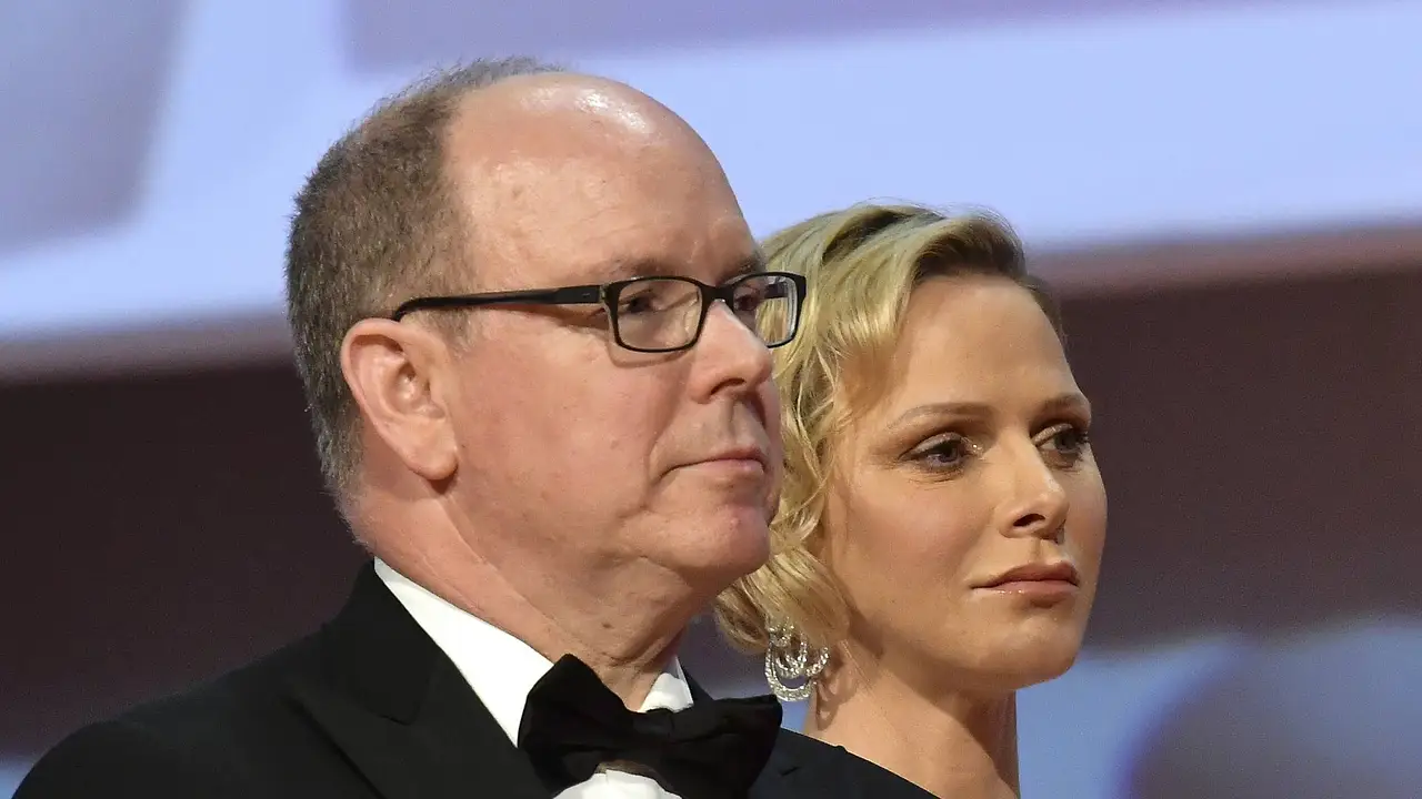 Fürst Albert und Fürstin Charlène Fürst Albert und Fürstin Charlène - Foto: IMAGO/ PanoramiC
