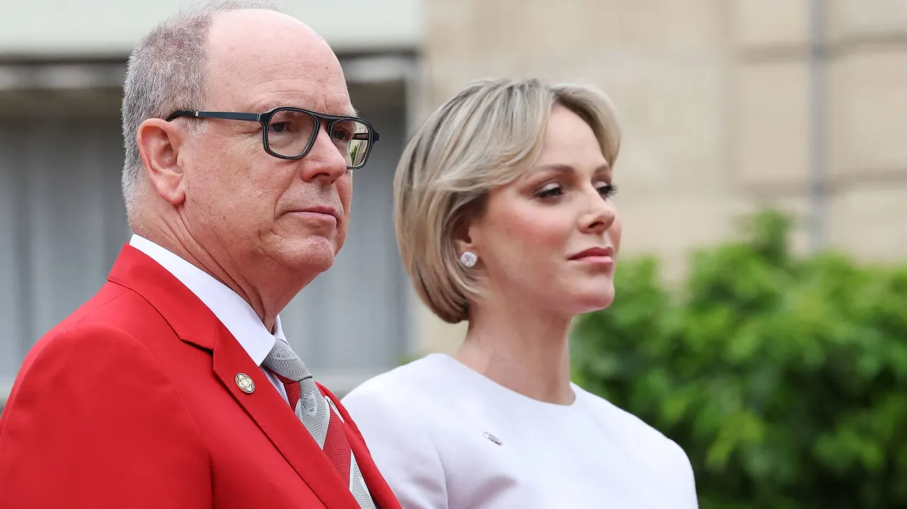 Fürst Albert und Fürstin Charlene Fürst Albert und Fürstin Charlene - Foto: IMAGO / Bestimage