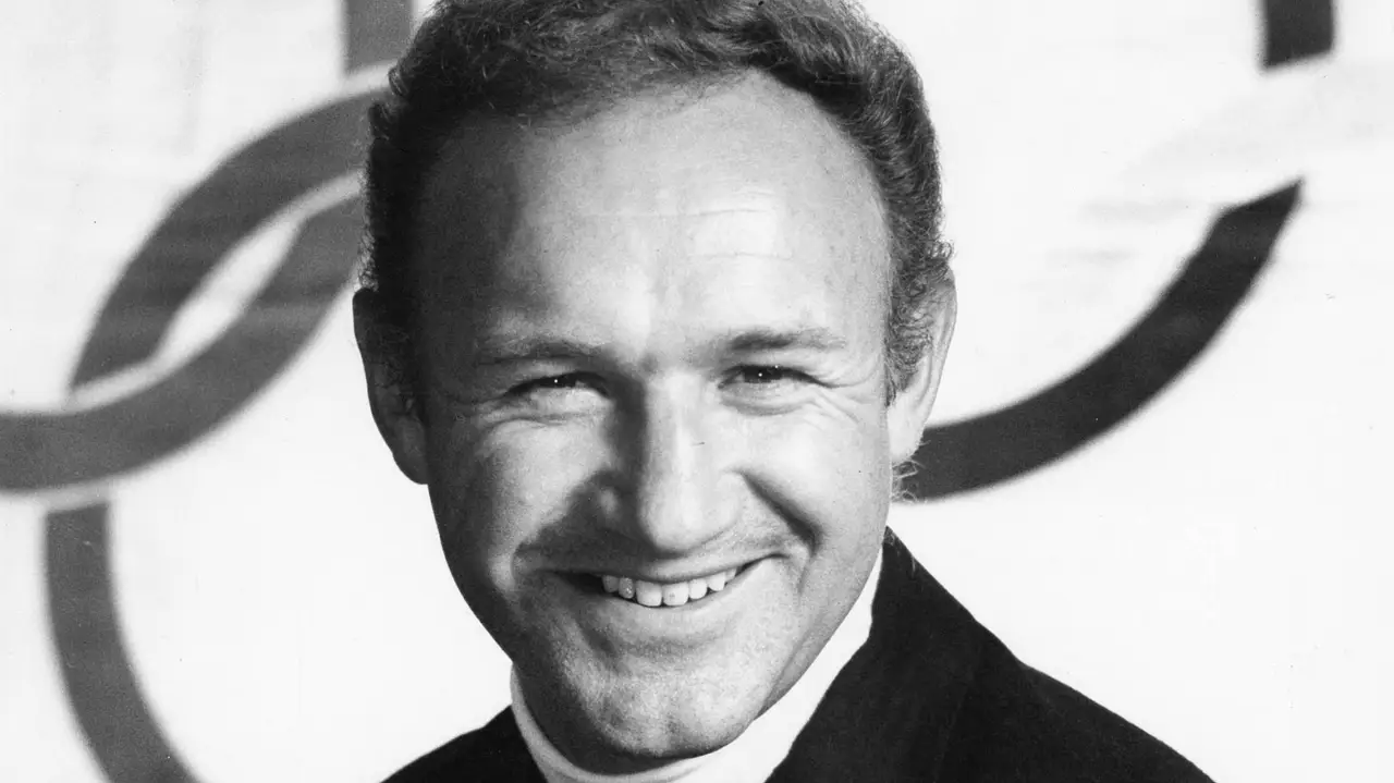 Gene Hackman ist 2025 verstorben Gene Hackman in Schwarz-Weiß - Foto: IMAGO / WENN