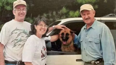 Gene Hackman mit seinem Schäferhund - Foto: Facebook/Animal Rescue Inc. 