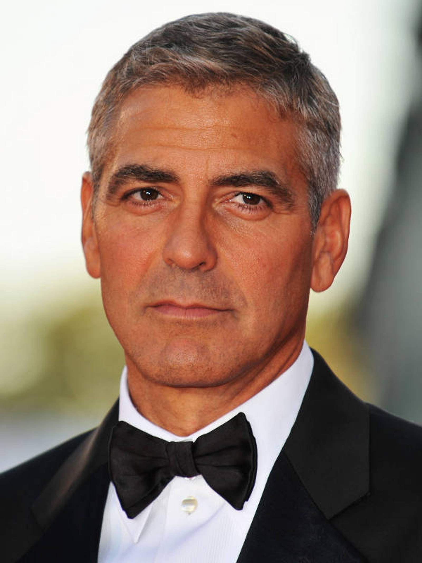 Джордж Клуни волосы