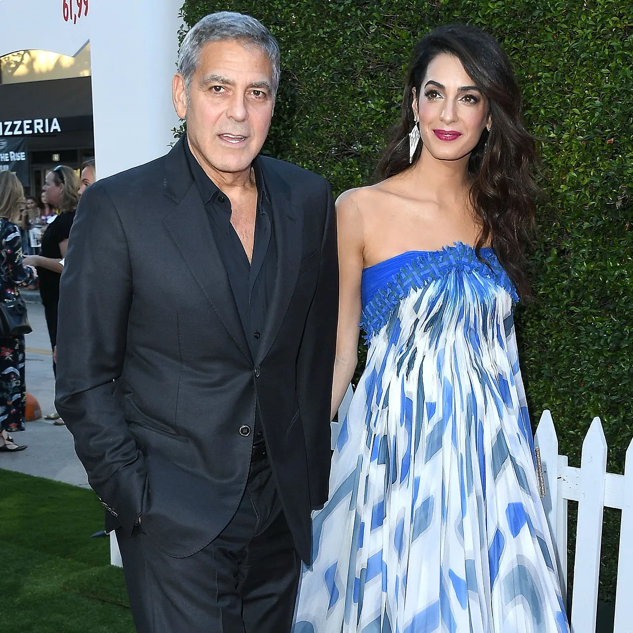 George Clooney und Amal stoßen auf herbe Kritik George Clooney und Amal: Die Situation eskaliert! - Foto: Getty Images