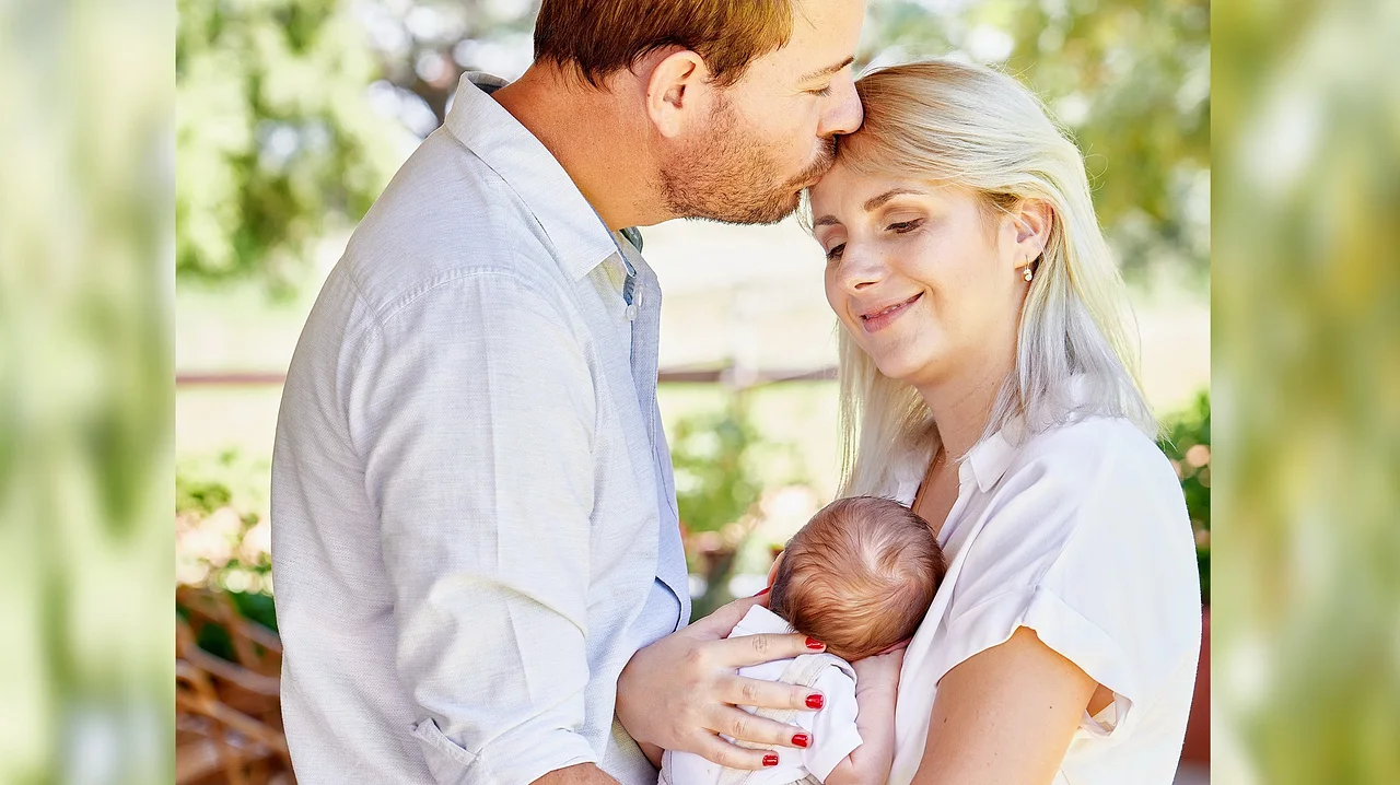 Gerald und Anna Heiser mit ihrem Sohn Gerald und Anna Heiser mit ihrem Sohn - Foto: TVNOW / Christian Stiebahl