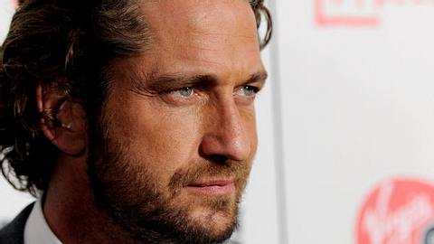 Zum Glück alles gut gegangen: Gerard Butler wurde bei den Dreharbeiten zu &quot;Machine Gun Preacher&quot; ins Gesicht geschossen - Foto: Getty Images