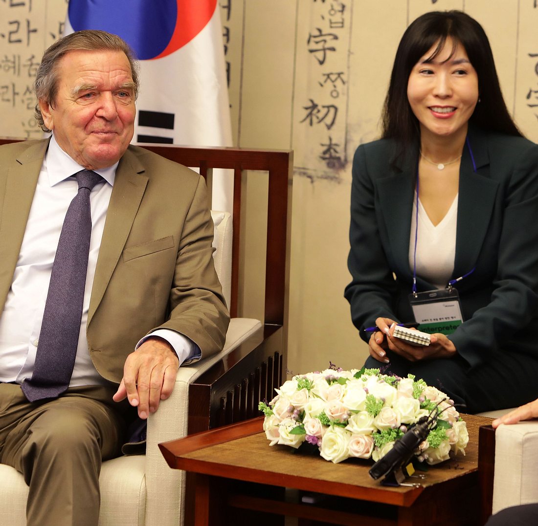 Gerhard Schröder und seine Partnerin Soyen Kim