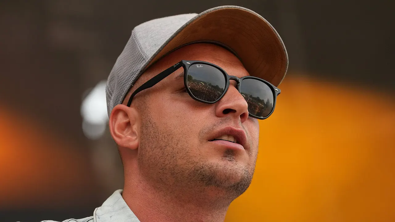 Gerüchte über häusliche Gewalt: Pietro Lombardi Gerüchte über häusliche Gewalt: Pietro Lombardi - Foto: IMAGO / BOBO