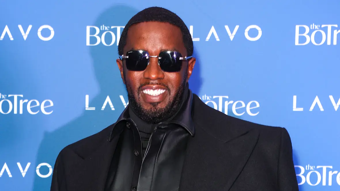 P. Diddy lächelt