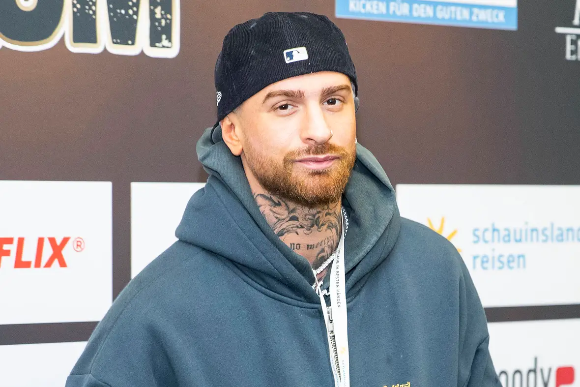 Gigi Birofio lächelt leicht in die Kamera.