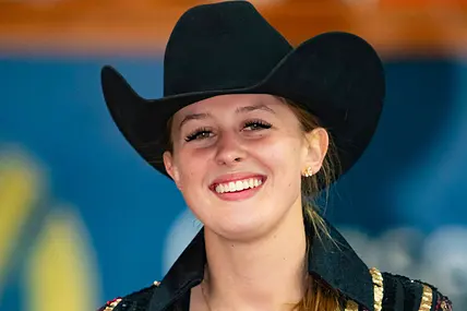 Gina Schumacher mit einem Cowboy-Hut