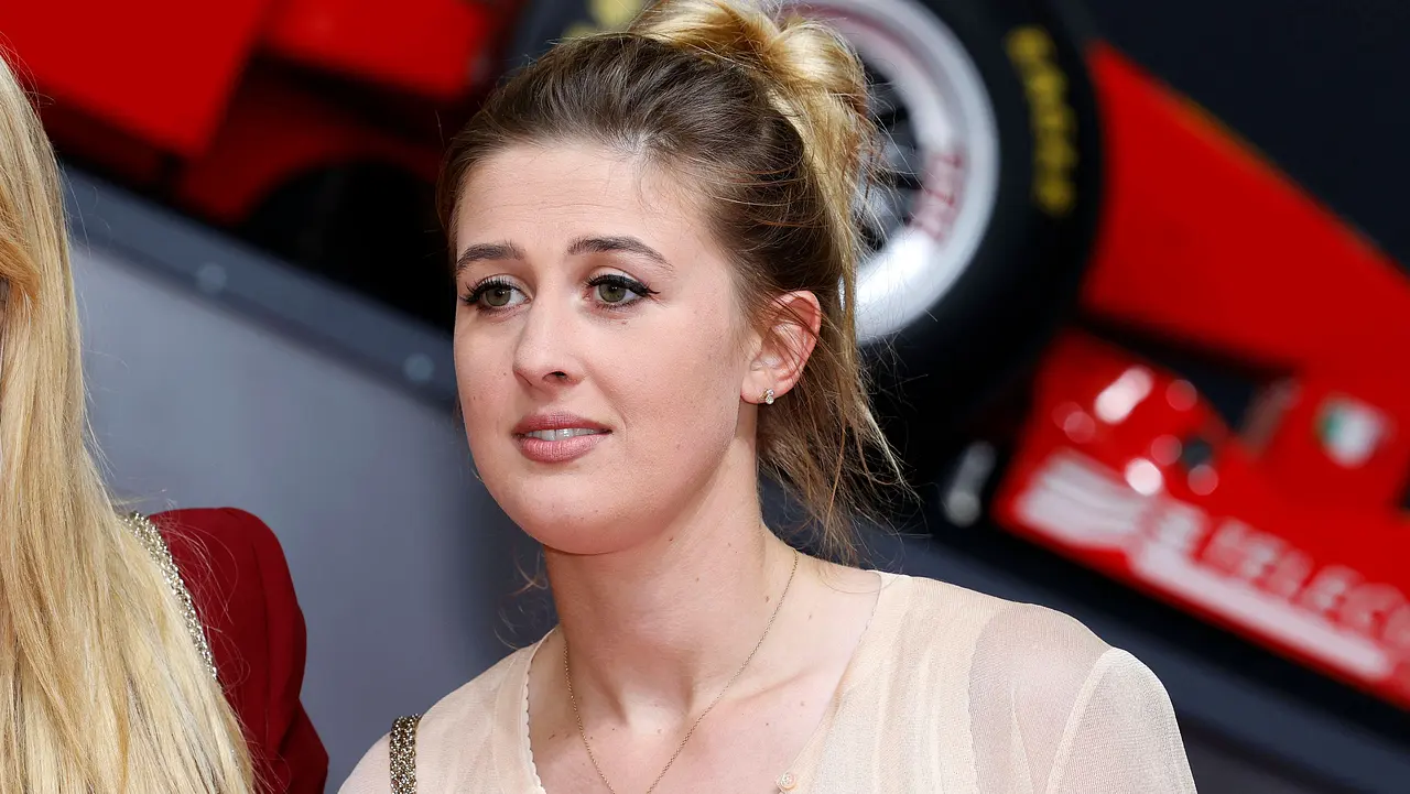 Gina Schumacher Gina Schumacher schaut in die Ferne - Foto: IMAGO / Panama Pictures