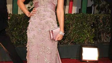 Golden Globes 2012Nach der Geburt wieder fit für den roten Teppich: Jessica Alba (30). - Foto: GettyImages