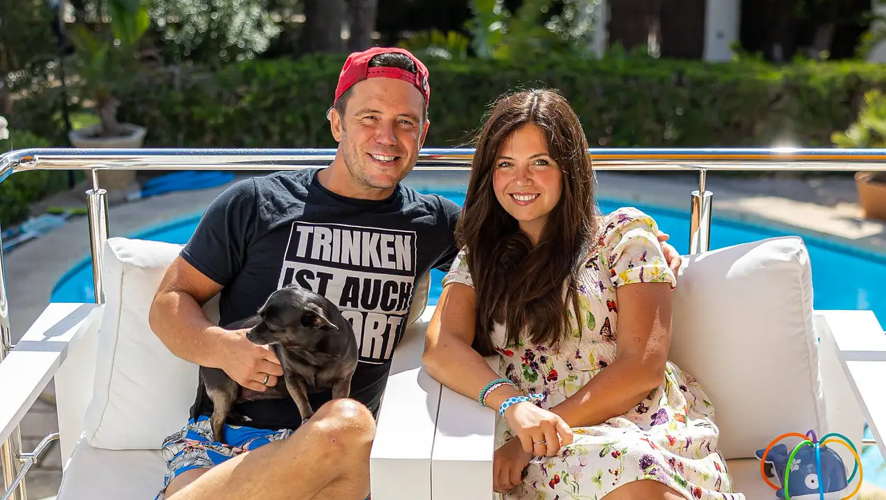 "Goodbye Deutschland"-Stars Emily Gierten & Lorenz Büffel Goodbye Deutschland-Stars Emily Gierten & Lorenz Büffel - Foto: Imago / Daniel Scharinger