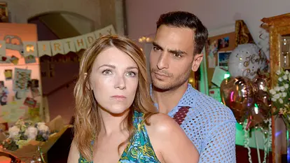 Nihat (Timur Ülker) und Lilly (Iris Mareike Steen) 