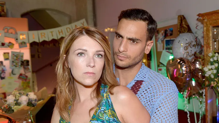 Nihat (Timur Ülker) und Lilly (Iris Mareike Steen) 