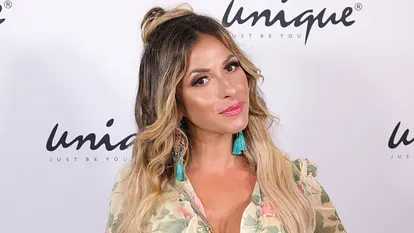  Gülcan Kamps