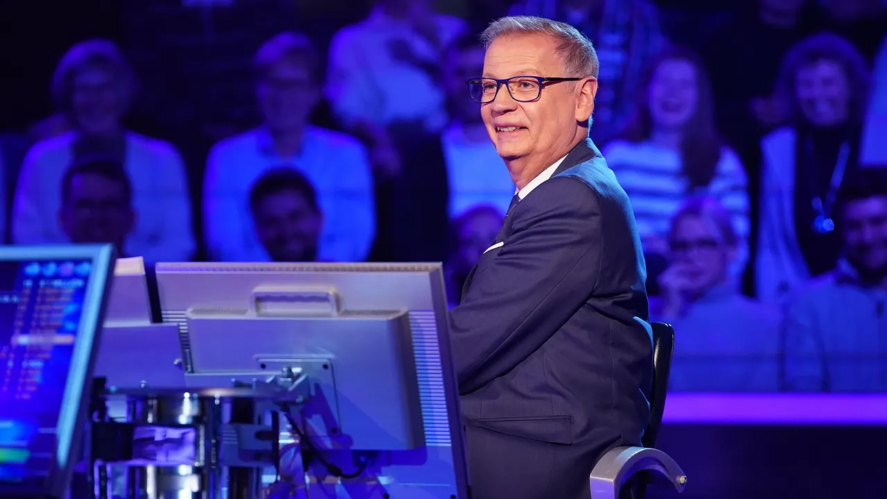 Günther Jauch als "Wer wird Millionär"-Moderator Günther Jauch als Wer wird Millionär-Moderator - Foto: RTL / Stefan Gregorowius