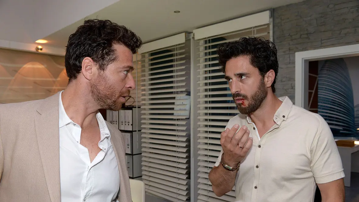 Carlos (Patrick Fernandez) und Tobias (Jan Kittmann)