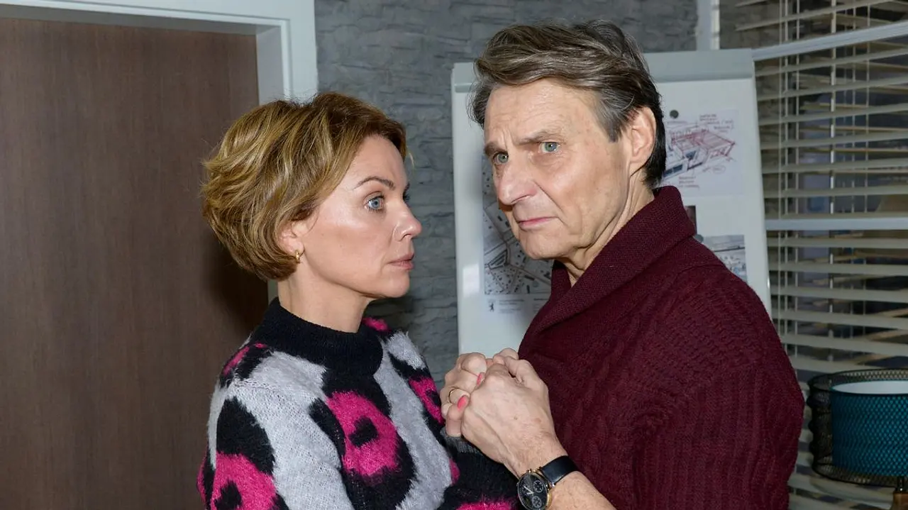 Yvonne (Gisa Zach) und Jo (Wolfgang Bahro) Yvonne (Gisa Zach) und Jo (Wolfgang Bahro) - Foto: RTL/ Ralf Baumgartner