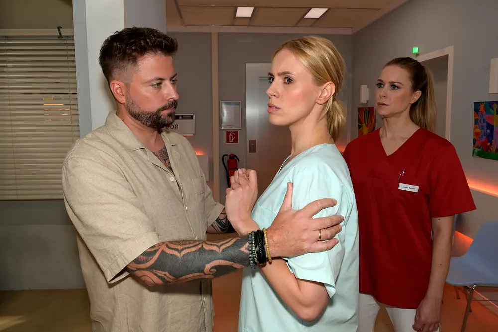 GZSZ-Vorschau: Alvaro ist tot! So geht es mit Zoe und Carlos weiter |  InTouch