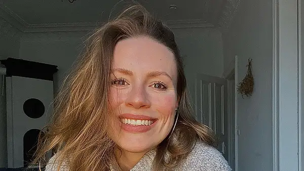 Lara Dandelion