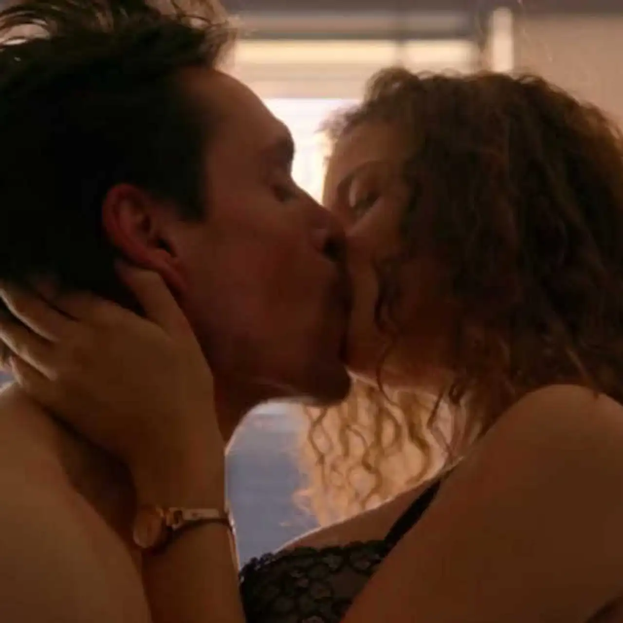GZSZ-Star Nadine Menz packt aus: So heiß war der Sex von Ayla und David! GZSZ-Star Nadine Menz packt aus: So heiß war der Sex von Ayla und David! - Foto: RTL