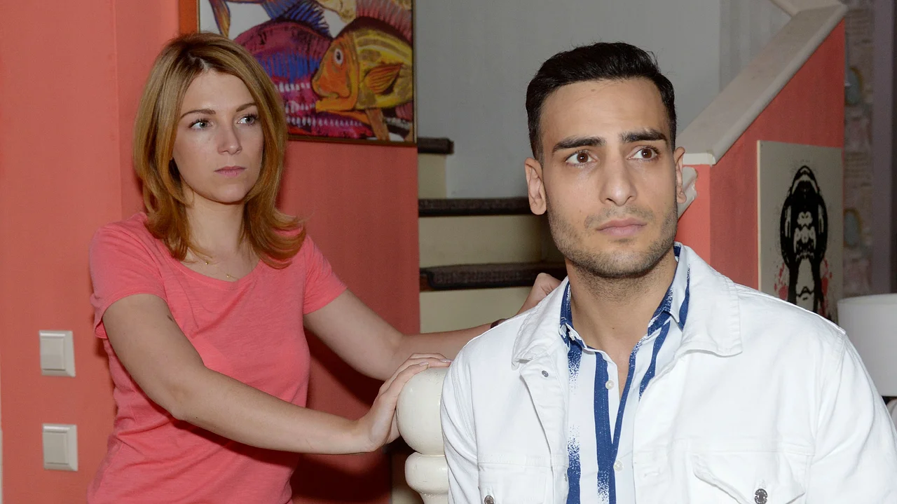 Lilly (Iris Mareike Steen) und Nihat (Timur Ülker) Lilly (Iris Mareike Steen) und Nihat (Timur Ülker) - Foto: TVNOW/ Rolf Baumgartner