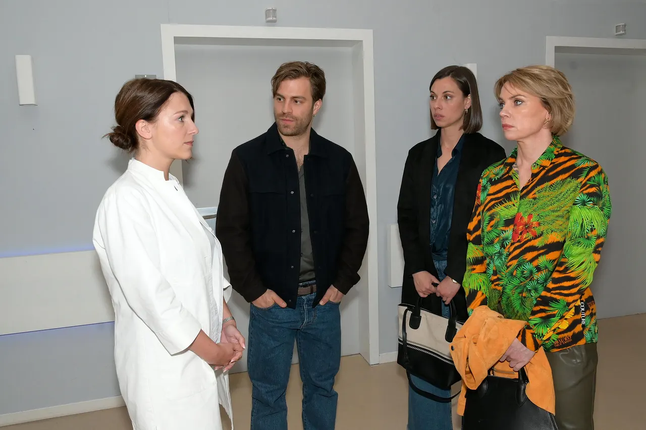 GZSZ-Szene: Lilly spricht im Krankenhaus mit Julian, Matilda und Yvonne