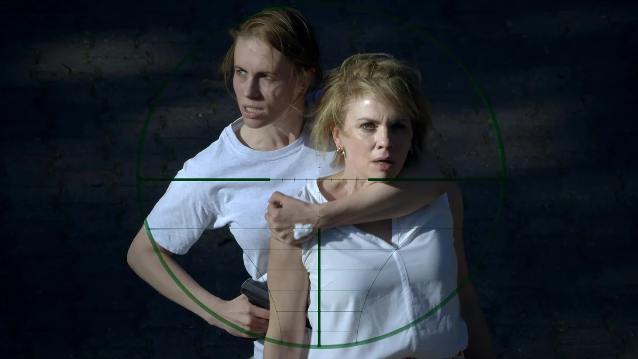 Zoe (Laura Dandelion Seibert) und Yvonne (Gisa Zach) Zoe (Laura Dandelion Seibert) und Yvonne (Gisa Zach) - Foto: RTL