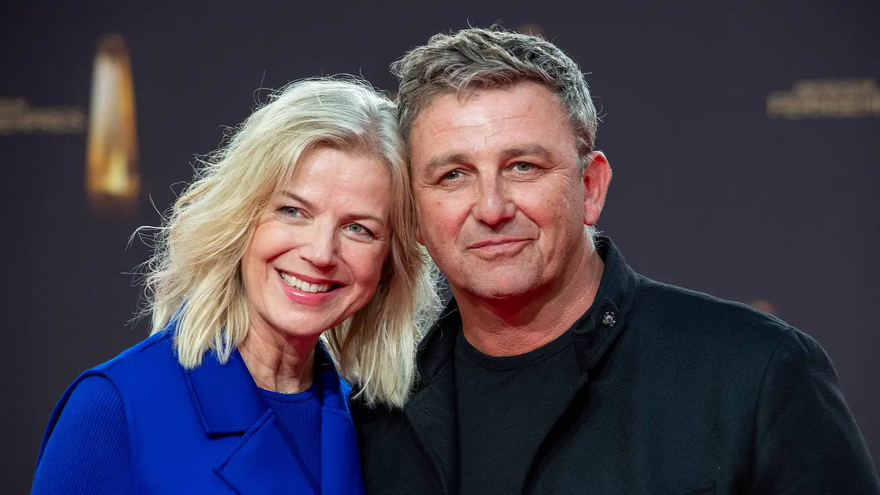 Hans Sigl & Frau Susanne Hans Sigl & Frau Susanne - Foto: IMAGO / Sven Simon