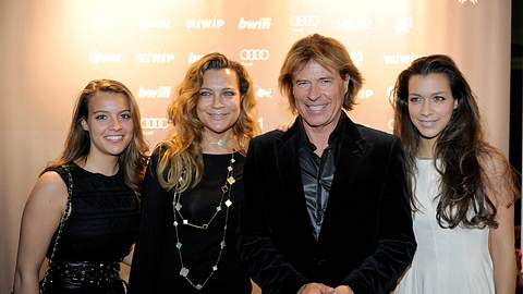 Hansi Hinterseer mit Gattin Romana und seinen Töchtern Jessica und Laura - Foto: IMAGO / GEPA