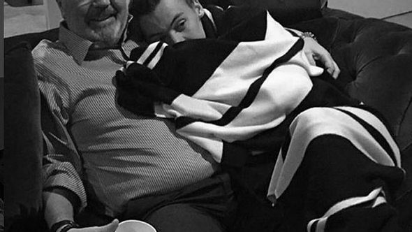 Harry Styles trauert um seinen Stiefvater! - Foto: Instagram/ Robin Twist