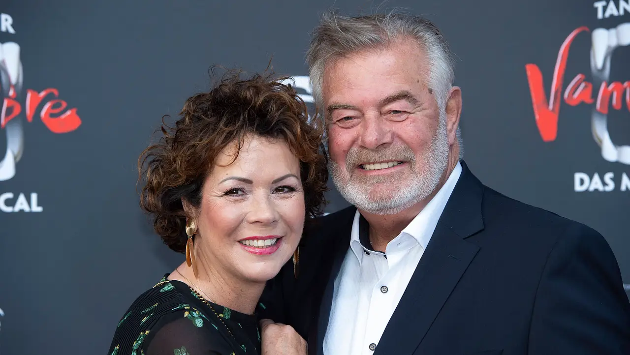 Harry Wijnvoord mit Frau Iris nach der Hochzeit Harry Wijnvoord mit Frau Iris nach der Hochzeit - Foto: Imago/Sven Simon