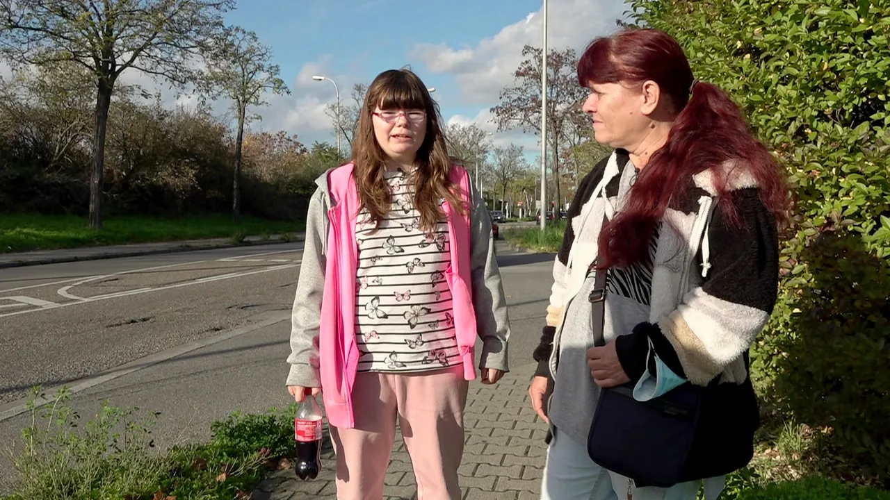 Petra kurz vor dem Zusammenbruch Petra kann die Reality-TV-Zuschauer regelmäßig überraschen und zum Lachen bringen - Foto: RTLZWEI