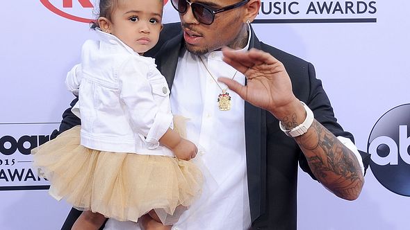 Rauchte Chris Brown neben seiner Tochter? - Foto: GettyImages/Gregg DeGuire