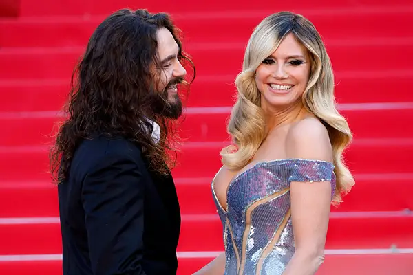 Heidi Klum & Tom Kaulitz auf dem roten Teppich.