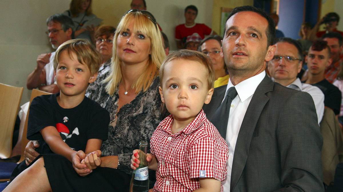 Heiko Maas mit Frau Corinna und den Kindern 2009