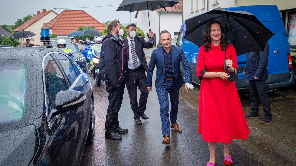Heiko Maas und Natalia Wörner beim Gipfeltreffen mit Frankreich und Luxemburg Heiko Maas und Natalia Wörner beim Gipfeltreffen mit Frankreich und Luxemburg
