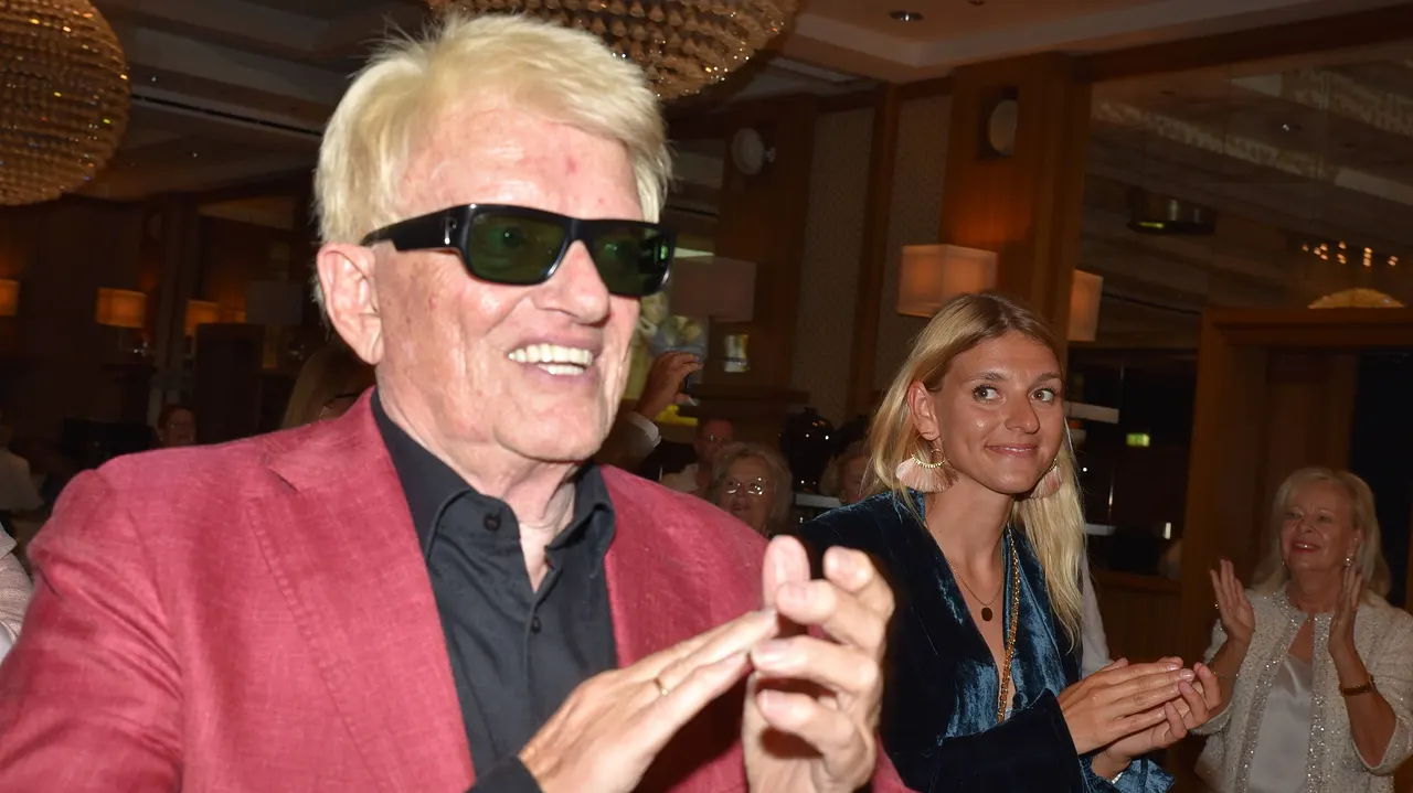 Heino am klatschen. Heino am klatschen. - Foto: IMAGO / Manfred Siebinger